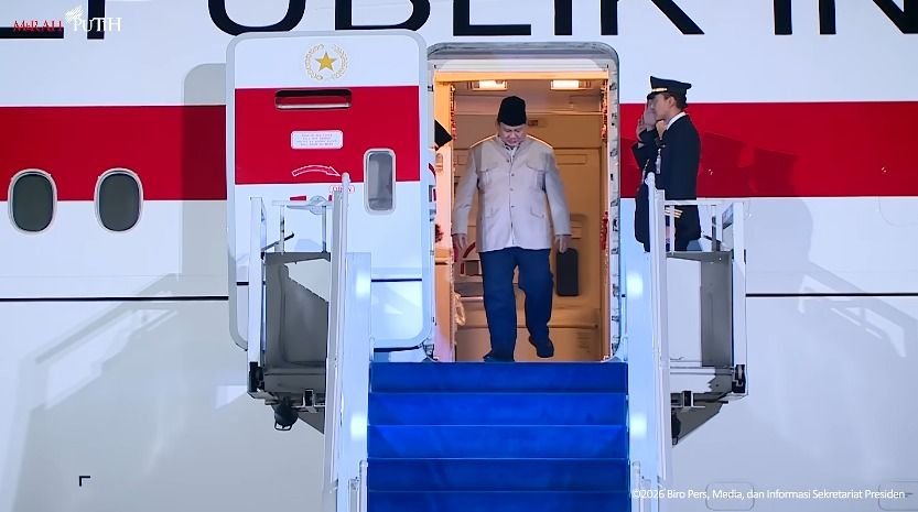 Pulang Usai Kunjungi Rusia dan Temui Putin, Presiden Prabowo Disambut Panglima TNI-Kapolri di Halim
