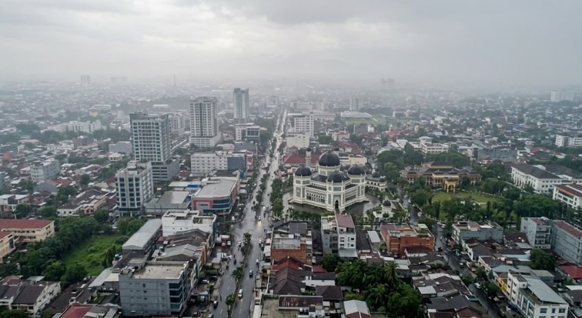 Cuaca Sumut Hari Ini 15 September: Hujan Ringan Mendominasi, Sejumlah Daerah Udara Kabur