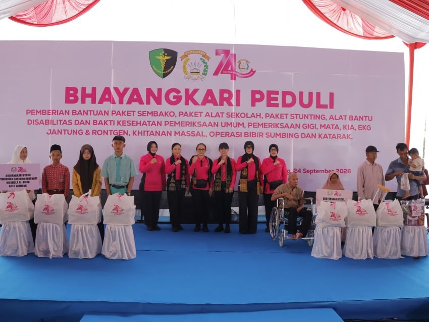 Turun Langsung ke Aceh Tamiang, Ketum Bhayangkari Kucurkan 6.000 Sembako Hingga Bantuan Stunting