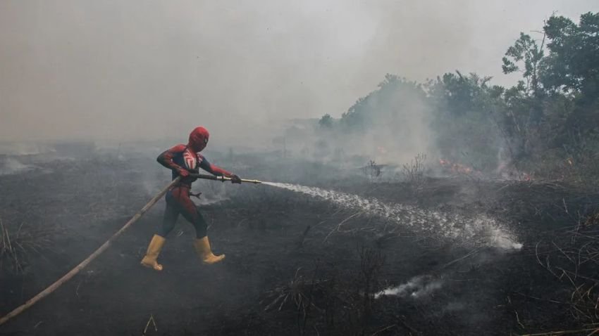 Warning Keras Mendagri Cairkan Cepat Rp 760 Miliar dan Tutup Celah Aturan 'Boleh Bakar Lahan' di Daerah