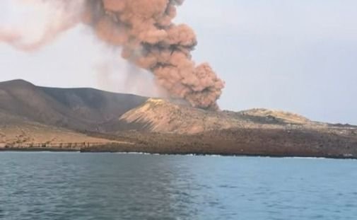 Gunung Anak Krakatau Menggelegar Lagi, Warga Banten Rasakan Getaran dan Dentuman