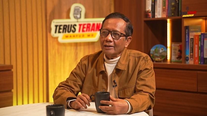 Sentil Pedas Mahfud MD! Sebut Purbaya Lemah Komunikasi hingga Bongkar Kebijakan Whoosh yang Berubah Haluan