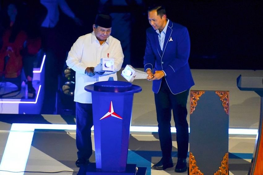 Ramal AHY Presiden 2029 Lewat Skenario Prabowo Mundur, Cuitan Dokter Tifa Soal 'Dewan Jenderal' & Perang Dunia III Bikin Geger