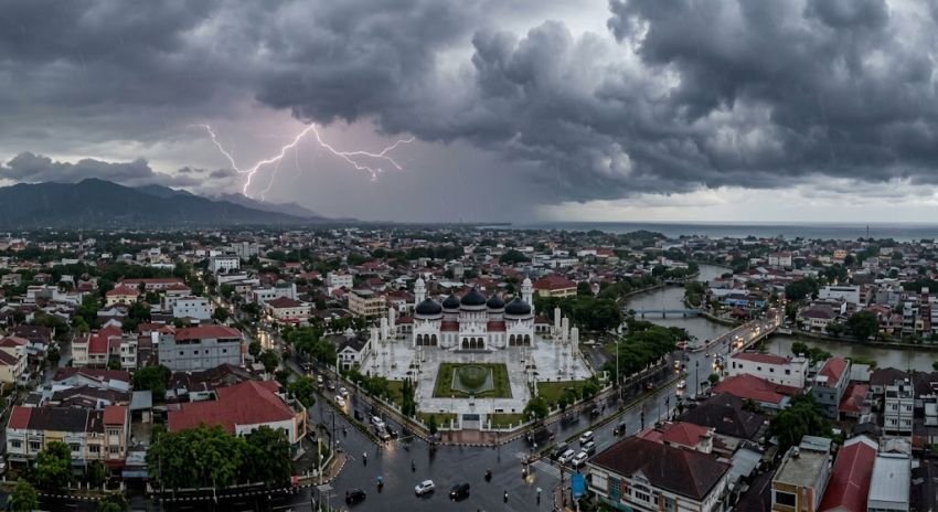 Cuaca Aceh Hari Ini 14 September: Hujan Petir Mengintai Sejumlah Daerah
