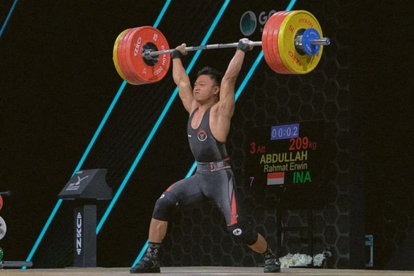 Unggul Tipis 1 Kg Atas Thailand, Rahmat Erwin Abdullah Kunci Emas Kedua Indonesia di Asian Games 2026