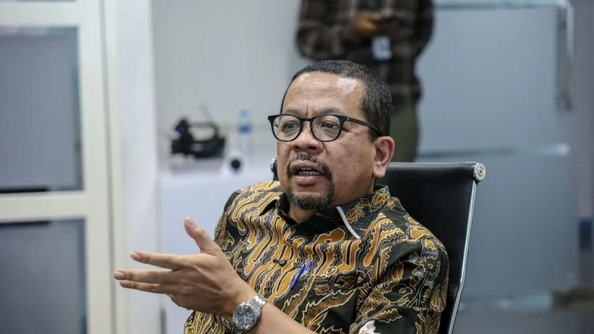 Basmi Akun Anonim Penyebar Hoaks, Kepala Bakom Lempar Wacana Bikin Akun Medsos Wajib Pakai KTP dan Nomor HP