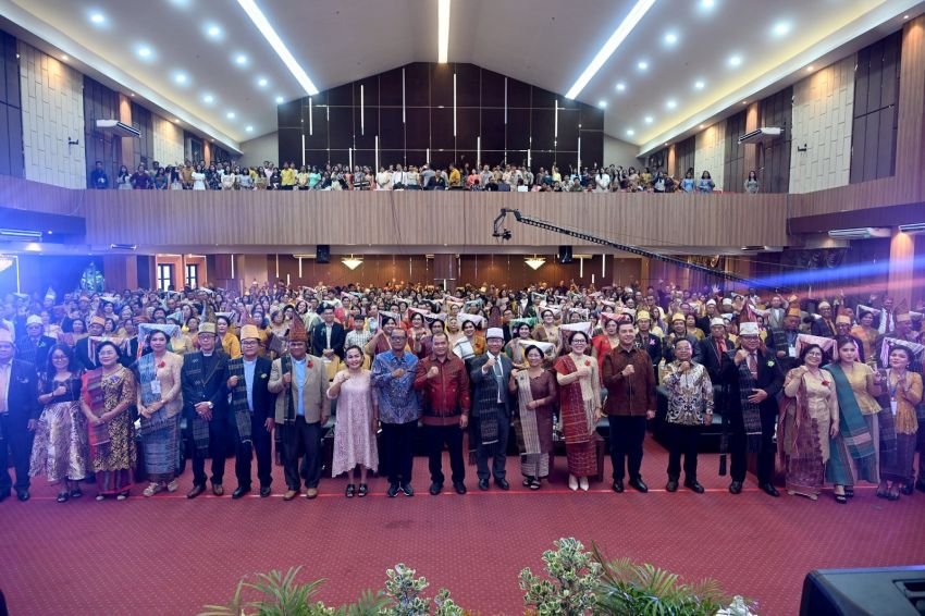 Pesta Olob-Olob GKPS Medan Barat Bertabur Aksi Kemanusiaan, Pj Sekdaprov Sumut Ajak Jemaat Perkuat Kepedulian Sosial