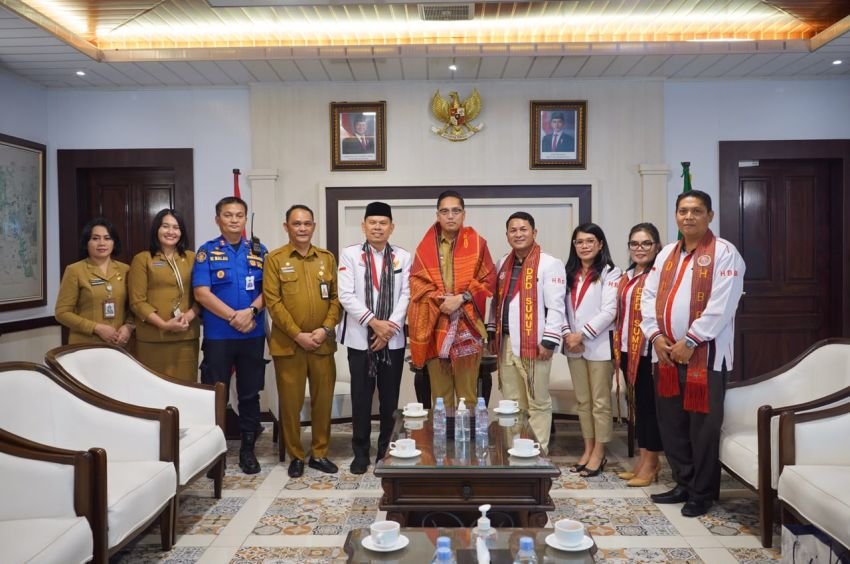 Sambut Mubes Horas Bangso Batak, Wali Kota Medan Rico Waas Siapkan Dukungan Pemko & Sentil Pentingnya Akar Budaya