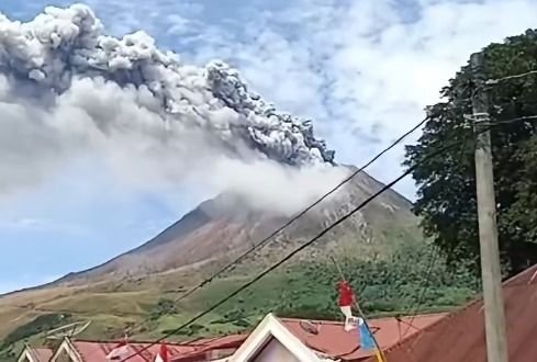 Pemprov Sumut Gerak Cepat Hadapi Erupsi Sinabung, BPBD dan Tim Medis Turun ke Lapangan