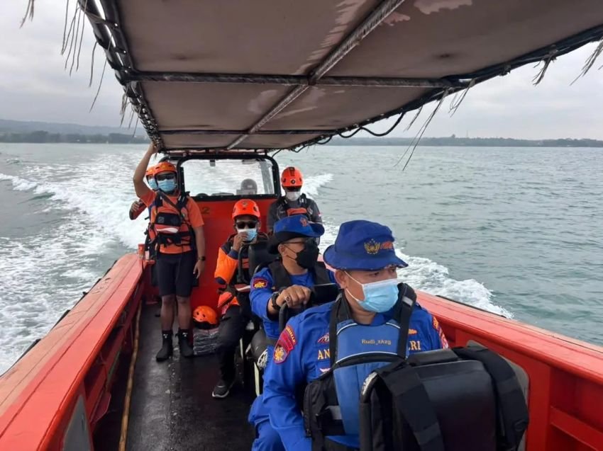 Bermodal Foto Terakhir, Tim SAR Duga 5 Jurnalis Hilang Sempat Mendarat Darurat di Pulau Sertung dekat Anak Krakatau