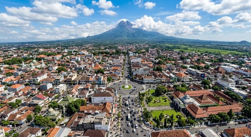 Cuaca DIY Hari Ini 13 September 2026, Mayoritas Wilayah Berawan