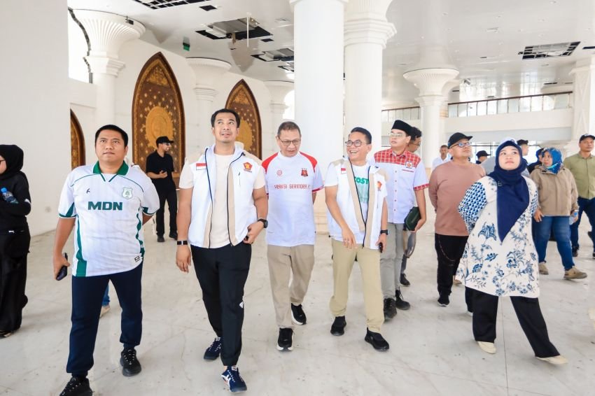 Pimpin Aksi Bersih Islamic Center, Wawako Medan Zakiyuddin Harahap Patok Gotong Royong Rutin Sebulan Sekali!