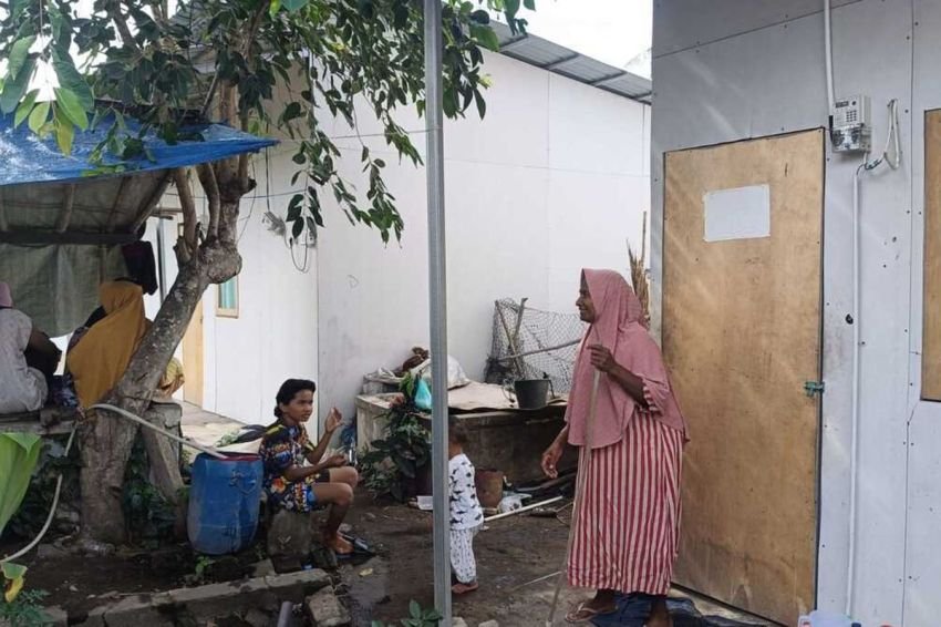 Hampir Setahun Tinggal di Huntara, Penyintas Banjir Aceh Utara: Pak Presiden, Sampai Kapan Kami di Sini?