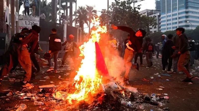 Dari 322 Orang Diamankan Kini Jadi 49 Tersangka, Polisi Masih Kejar Sang Penggerak dan Penyandang Dana Kerusuhan DPR
