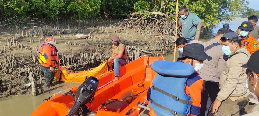 Sempat Viral Hanyut di Medsos, Mayat Tanpa Identitas di Langkat Ditemukan Tersangkut Akar Bakau usai Dicari 2 Hari