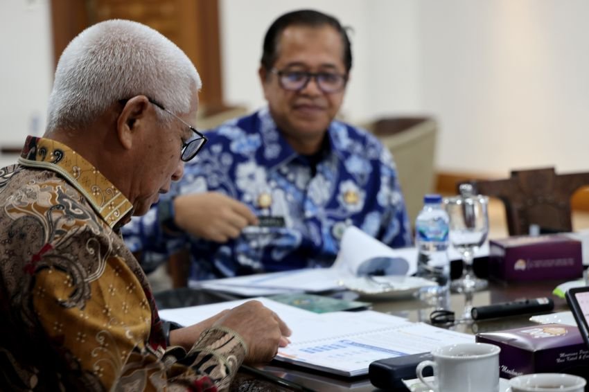 Tak Mau Kinerja 'Mandek', Wagub Surya Desak OPD Pemprov Sumut Kejar SAKIP BB 2026 & Berguru ke Jabar
