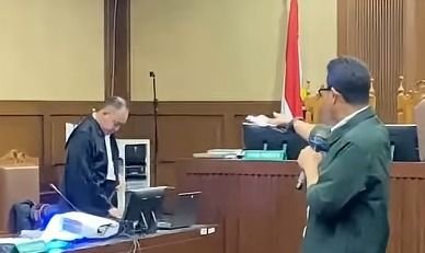 Faizal Assegaf Ngamuk di Sidang Dugaan Suap Bea Cukai, Hakim: Mau Apa? Membakar Rumah Saya?