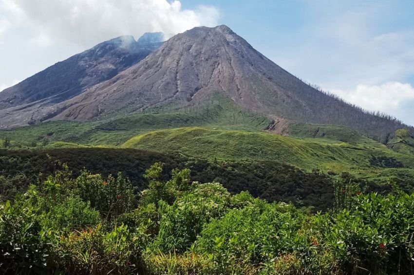 Gunung Sinabung Guncang 14 Kali dalam 6 Jam, TNI-Polri Perketat Patroli di Zona Merah