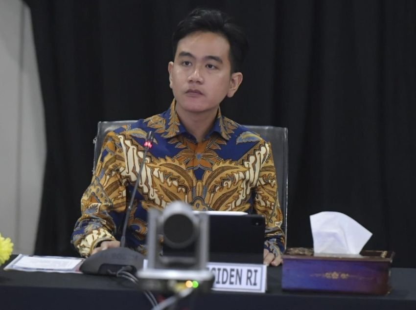 Persoalkan Syarat Pendidikan Gibran di MK, Denny Indrayana: Ini Bukan Cuma Soal Ada Ijazah Atau Tidak