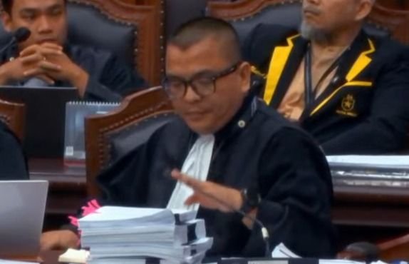 Denny Indrayana di Sidang MK: Dokumen Gibran yang Ada Hanya Surat Penyetaraan Pendidikan, Bukan Ijazah