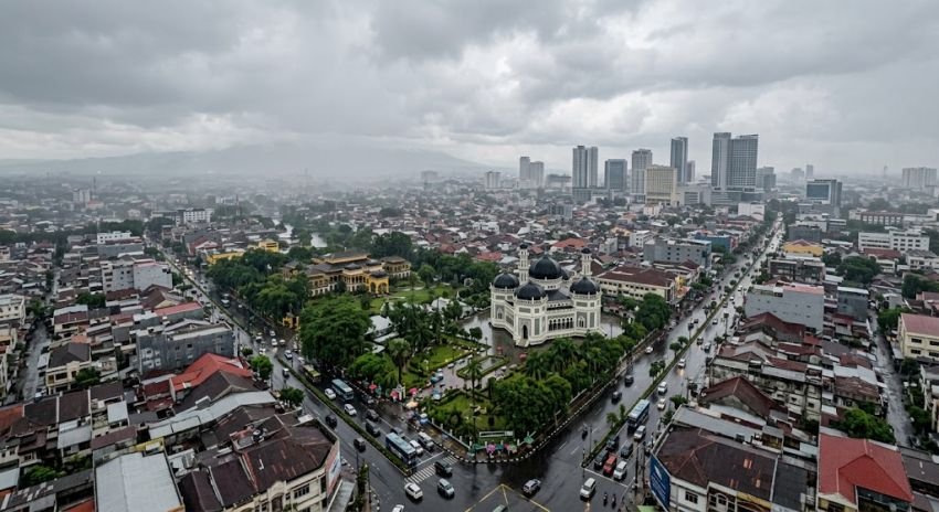 Cuaca Sumut Hari Ini 17 September: Hujan Ringan Mendominasi, Medan Ikut Diguyur