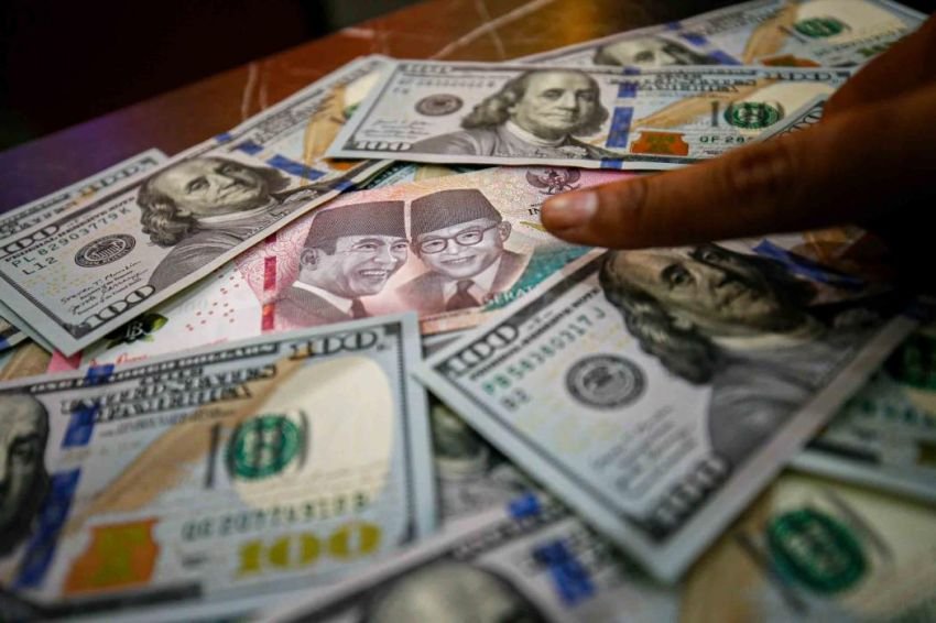 Nilai Tukar Rupiah Dibuka Melemah ke Level Rp17.731 per Dolar AS di Tengah Penantian Keputusan The Fed