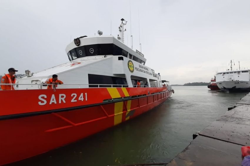Dihantam Cuaca Buruk, Kapal Bawa 243 Orang Hilang Kontak di Laut Jawa, Basarnas Kerahkan Tim Gabungan