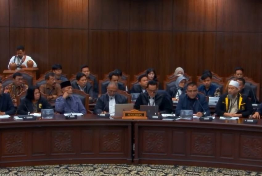 Relawan Gibran Daftar Jadi Pihak Terkait Gugatan Denny Indrayana di Sengketa PHPU, Refly Harun Protes: Seharusnya Gibran!