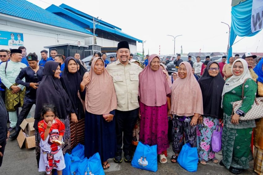 100 Life Jacket Dibagikan untuk Nelayan, Bupati Batu Bara: Keselamatan Mutlak Tak Boleh Diabaikan