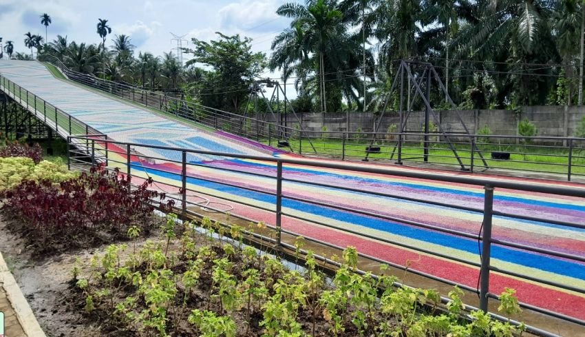 Punya Rainbow Slide Terpanjang di Sumut, Intip Harga Tiket dan Wahana Seru De'River Pancur Batu