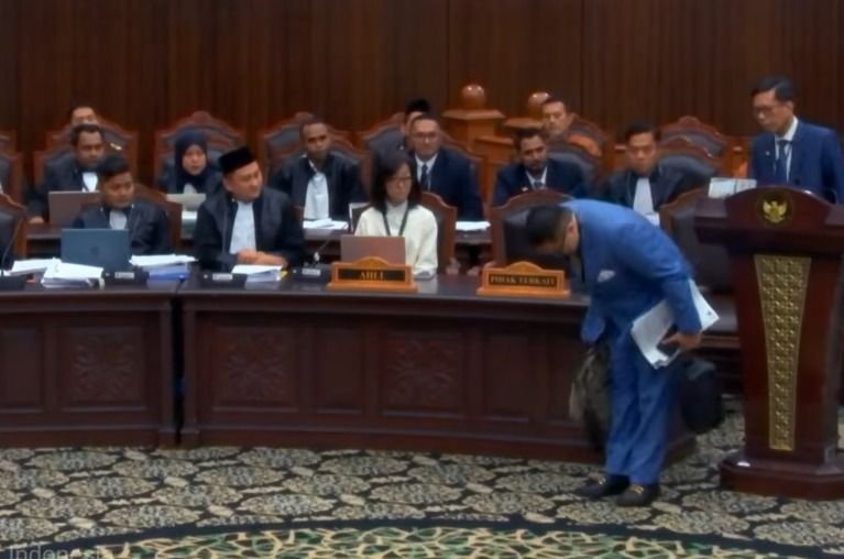 Usai Diminta Keluar dari Ruang Sidang, Rullyandi Laporkan Saldi Isra dan Arsul Sani ke MKMK