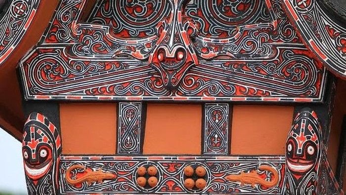 Bukan Sekadar Hiasan Rumah! Ini 8 Makna Filosofis Ukiran Gorga Batak Toba yang Penuh Pesan Moral
