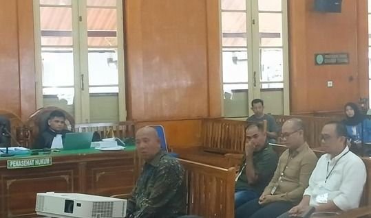 Bupati Langkat Nonaktif Ondim Bantah Terima Uang dari Kontraktor dalam Sidang Suap Proyek