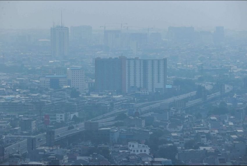 Diselimuti Kabut Tebal Pagi Ini, Kualitas Udara Kota Medan Memburuk
