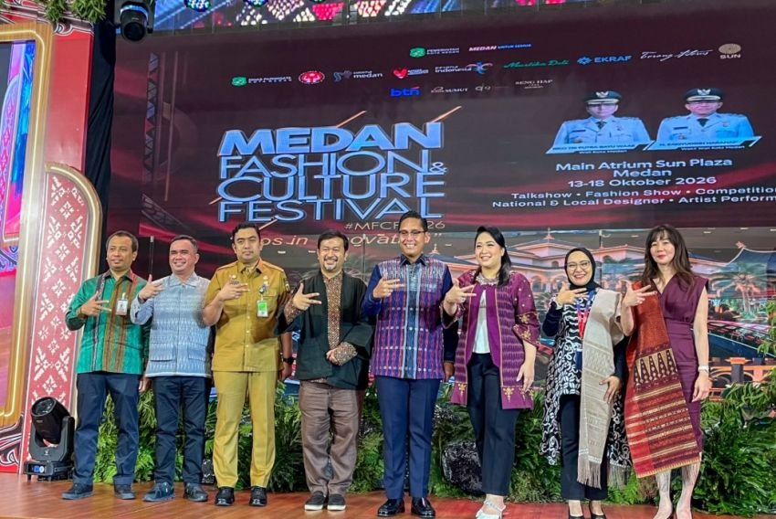 MFCF 2026 Angkat Ulos ke Tren Busana Modern, Airin Rico Waas Dorong Wastra Sumut Mendunia