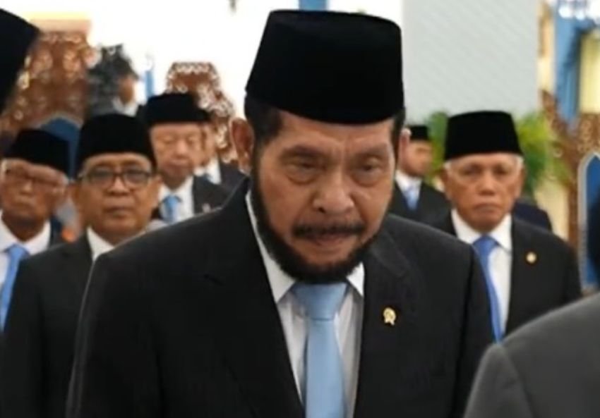 Anwar Usman No Comment soal Gugatan Ijazah Gibran di MK: Biarkan Mereka yang Menyelesaikan, Saya Sudah di Luar