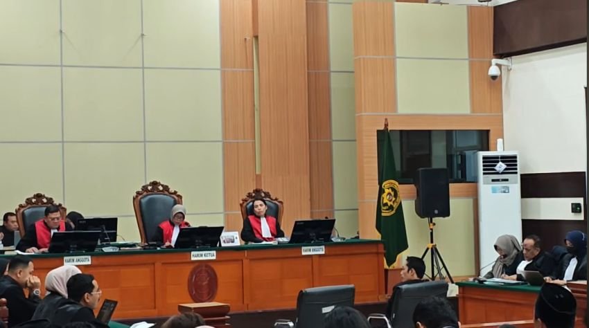 Sebut Keterangan Menyesatkan Soal Ijazah Jokowi, Dokter Tifa Pertimbangkan Laporkan Dian Sandi