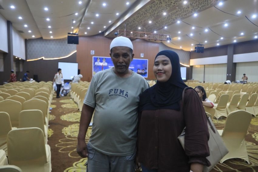 Kisah Tukang Botot di Medan, Berjuang Kuliahkan Anak hingga Terbantu Program Pemko