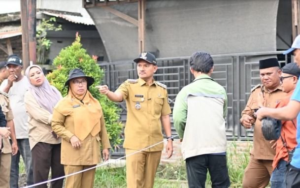 Wali Kota Tanjungbalai Mahyaruddin Salim Tinjau Rencana Perbaikan Jalan dan Drainase di Selat Tanjung Medan