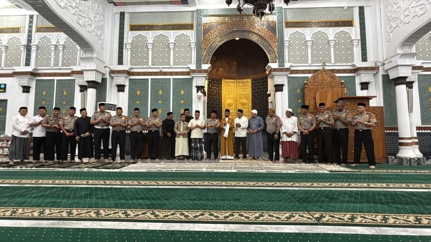 Serap Aspirasi di Masjid Raya Baiturrahman, Kapolda Aceh Buka Ruang Dialog Lewat Subuh Keliling