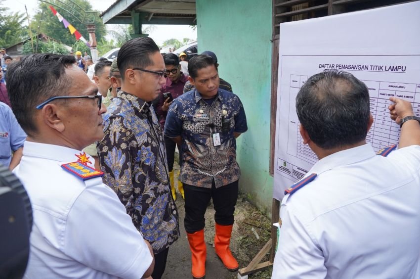 Gang hingga Jalan Utama Makin Terang, Rico Waas Mulai Bangun 1.000 Titik LPJU di Medan