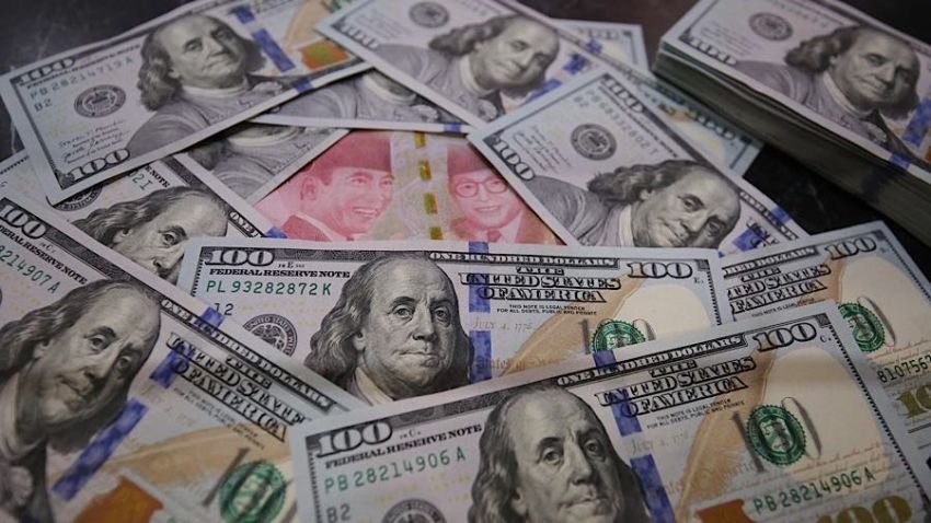 Rupiah ditutup melemah 38 poin ke Rp 18.060 per dolar AS