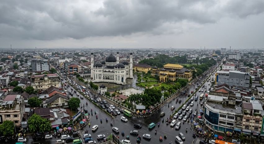 Cuaca Sumut Hari Ini 14 Oktober: Hujan Ringan Mendominasi, Padang Lawas Utara Hujan Sedang