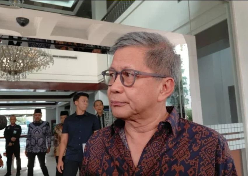 Gagaskan 'Kabinet Watch', Rocky Gerung Tantang Menteri Prabowo Debat Bareng Mahasiswa