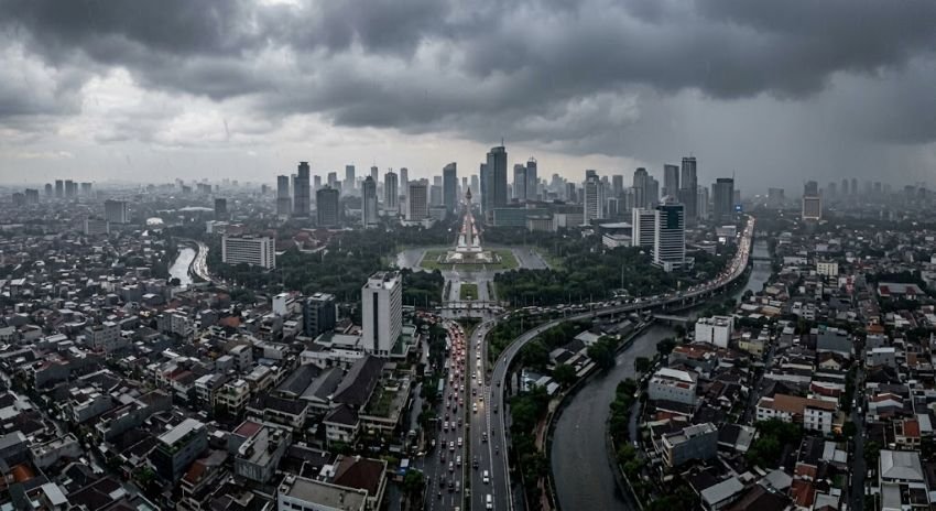 Cuaca Jakarta Hari Ini 12 Oktober: Mayoritas Berawan, Jaksel Hujan Ringan