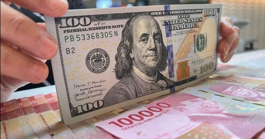 Nilai Tukar Rupiah Hari Ini 15 Oktober 2026: Dolar AS Melonjak Jadi Rp 17.959