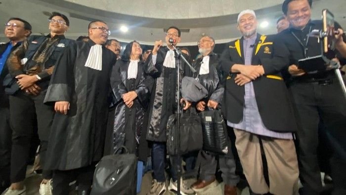 Denny Indrayana Cs Gaspol ke Senayan: Ketuk Pintu DPR Minta Gibran Dimakzulkan & Incar PDIP