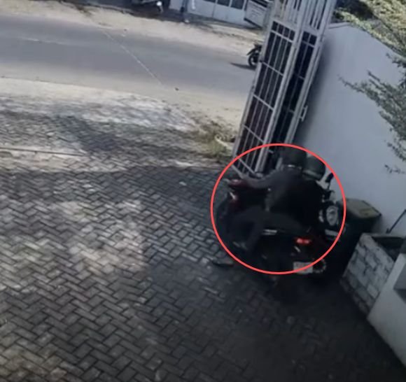 Sakit Gigi Belum Sembuh, Motor Scoopy Pasien di Medan Johor Raib Digondol Pasangan Maling