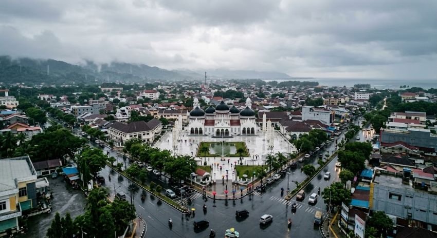 Prakiraan Cuaca Aceh Senin 26 Oktober 2026: Mayoritas Wilayah Hujan Ringan, Bireuen Hujan Sedang