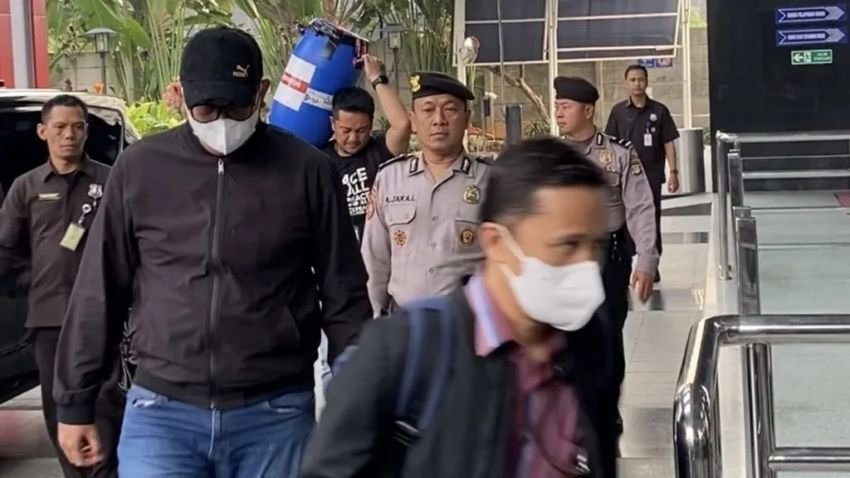 OTT Bupati Klaten Resmi Naik Penyidikan, KPK Kunci Tersangka & Umumkan Identitas Sore Ini